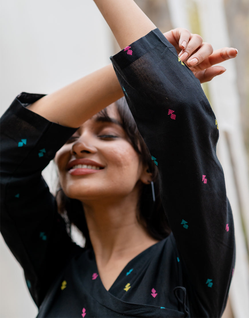 Black Weave Angrakha