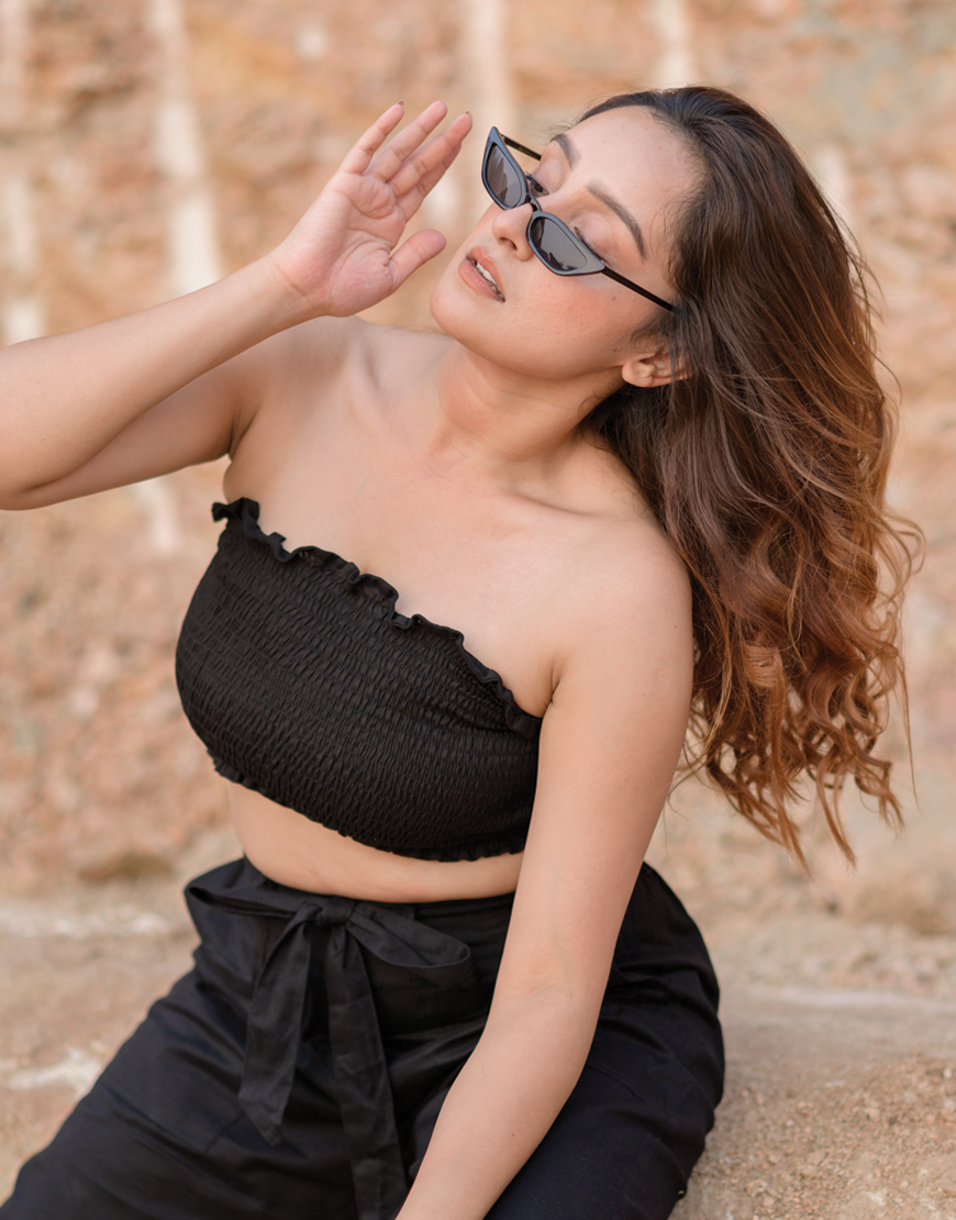 Jade Black Scrunch Top